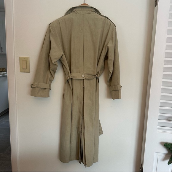 Vintage Fleet Street 80s Khaki Trench Coat with Unique button down detail - Picture 4 of 6